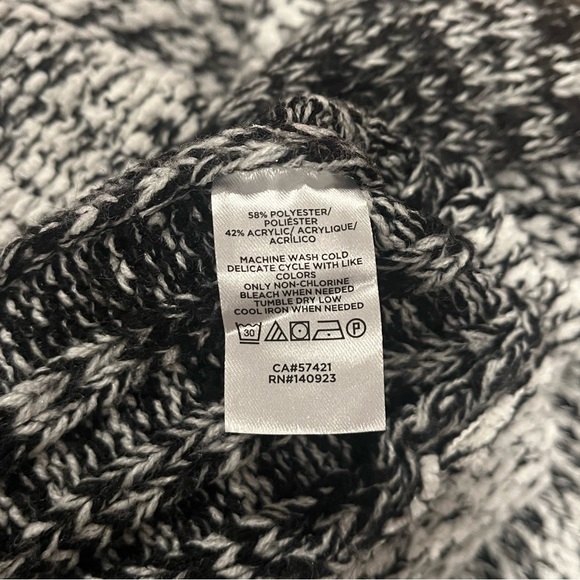 LOFT Black & White Sweater - Picture 5 of 5